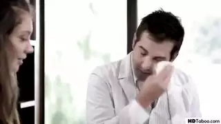 موعد طبيب إكس إكس إكس: علاج فرجها المبلل بقذف عميق