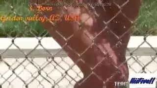 ملء جميع فتحات عاهرة شقراء مفتونة بالقضيب