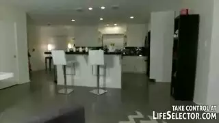 إلسا جان تنقع مؤخرتين في ثنائي جنسي صريح