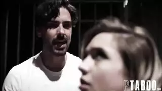 فتاه تعلم كبيف تنجب