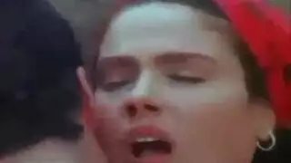 سكس على السطح: لوسي نيك تتعرض لعصر أثدائها الكبيرة وجنس عنيف