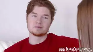 مراهقة جميلة تتفجر في أول مشهد بورنو متشدد لها