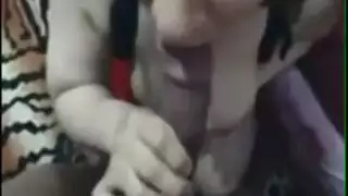 فيلم نيك مصري: فتاة ممتلئة تبلع قضيبًا كبيرًا وقاسيًا