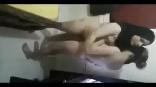 سكس سحاق مصري خشن – جماع بالعضو الصناعي