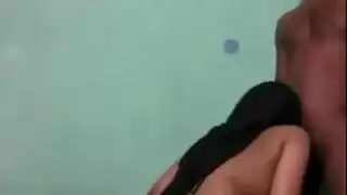 مشهد إباحي مدته ٣٠ دقيقة: محجبة تستقبل عدة قذفات