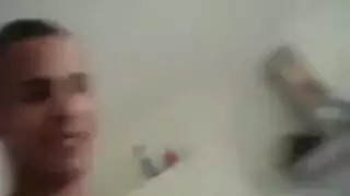 فعل مغربي خام: اختناق بالقضيب وأخذه بعمق