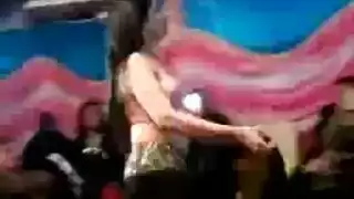 مفاجأة ليلة الزفاف: عرض تعرّي