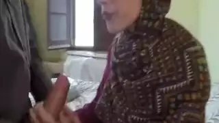 شاب شرق أوسطي ضخم في فيلم إباحي شرجي مكثف