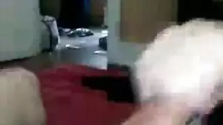 عمل فم ماهر: مص قضيبه حتى الإفراز الانفجاري