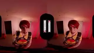 مص في الواقع الافتراضي: فتاة مغرية تأخذ قضيبًا ضخمًا في فمها