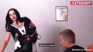 هيمنة شرجية ونيك صعب