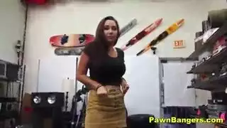 ملكات عربيات في مشاهد bdsm صريحة