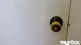 يفشخ كس بنت زوجته