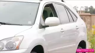 فتاة ناضجة تحب أن تمارس الجنس مع مصورها في تصوير إباحي