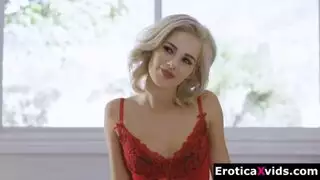 شقراء مغرية تحصل على جلسة إباحية عنيفة وسائل منوي على وجهها