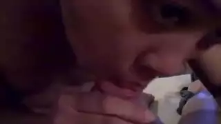 جنس فموي قسري جماعي مع عاهرة آسيوية وقضبان سوداء كبيرة