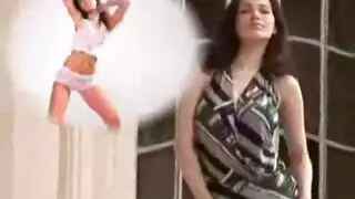 جمال خجول يكشف فرجه ويتوسل لجنس عنيف