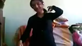 احتفال سائل المراهقين: فتيان يطلقون حمولات في مشاهد إباحية خام