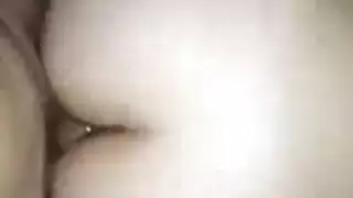 كشف الكس المبلل: بيلا إيفانز ساقيها مفتوحتان بالكامل