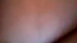 فرج امرأة ناضجة يتم تحفيزه بعمق وبسرعة