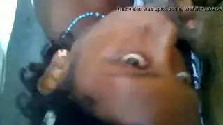 جماع وقوف في حافلة متحركة: قذف داخلي وأنين