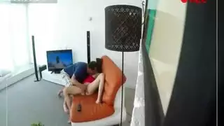 العم الشرير وزبره الكبير