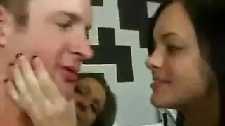 فم مبلل وقضيب قاسي فيديو مص xxx