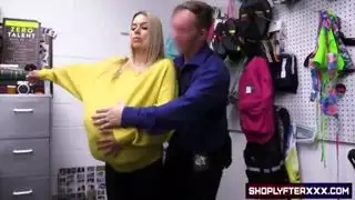 راهبة أوروبية حارس أمن