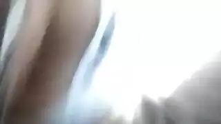 زوجة تُحشى: شابان، كريمتان، وجنس شرجي