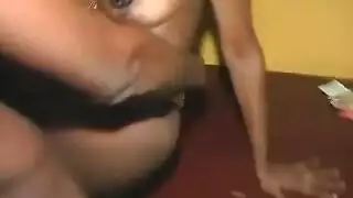 لقطات تجسس ساخنة من دوش الصالة الرياضية جنس تجسس حقيقي