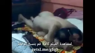 حفلة نيك مصري عنيف مع حركات خشنة وأنين عالي