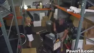 مؤخرات سوداء فقاعية في مشاهد جماع رسومية متحركة