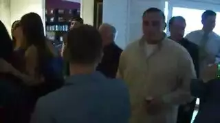 حفلة سحاقية جنسية: لعق فرج جماعي وخيال إيلاج مزدوج للفتيات