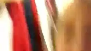 لاتينا صغيرة بصدر صغير تختنق بقضيب أسود كبير صلب