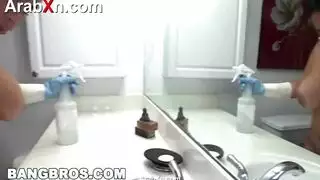 يستدرج بنت في منزله ليغريها بالمال وينيكها سكس مترجم اباحي مجاني