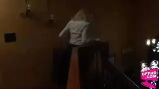 سكس سحاقي جامح مع أقضبة صناعية كبيرة