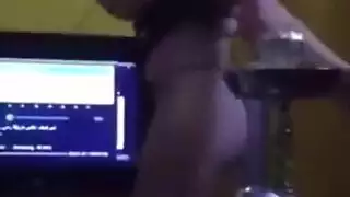 لحس ومص وآهات