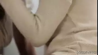 حركة شرجية صريحة ومتعة فموية في إباحية صريحة