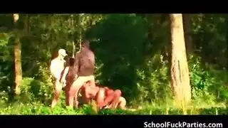 من علاقة مراهقة عابرة إلى حفلة جنس جماعي إباحية بالكامل