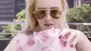 صفقة مصاصة قضيب غنية: تبادل الزوجات لمتعة الجنس الجماعي