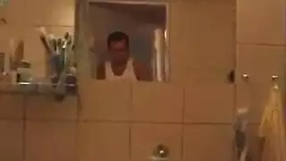 شقراء متعطشة تتوسل لجماع شرجي قاسٍ في المكتب التنفيذي