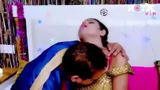 صوت هندي حقيقي في جنس إباحي مزدوج الفتحات في شهر العسل