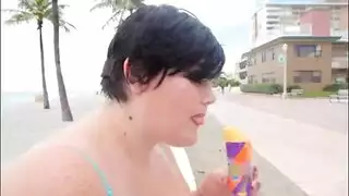 هوس بالقضيب السميك: مراهقون يغوصون على قضيب صلب