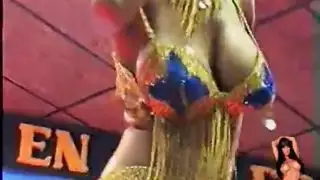 قحبة في البحر مع عسيقها