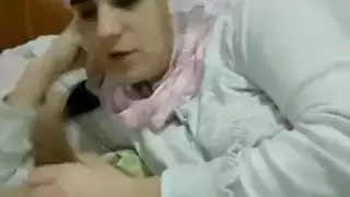 لبنانية مثيرة محجبة تحب القضيب