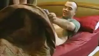 من النوم إلى جنس صريح