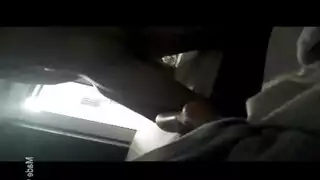 امرأة ناضجة وحبيبها في علاقة جنسية صريحة