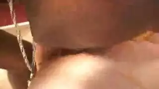 عاهرة سوداء متحولة تمتلئ بسائل نائب الرئيس