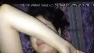 عاهرة باللاتكس الأحمر محشوة مزدوجة ومملوءة بالكريمة