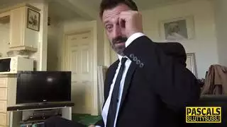 يسيطر على اخته الجميله